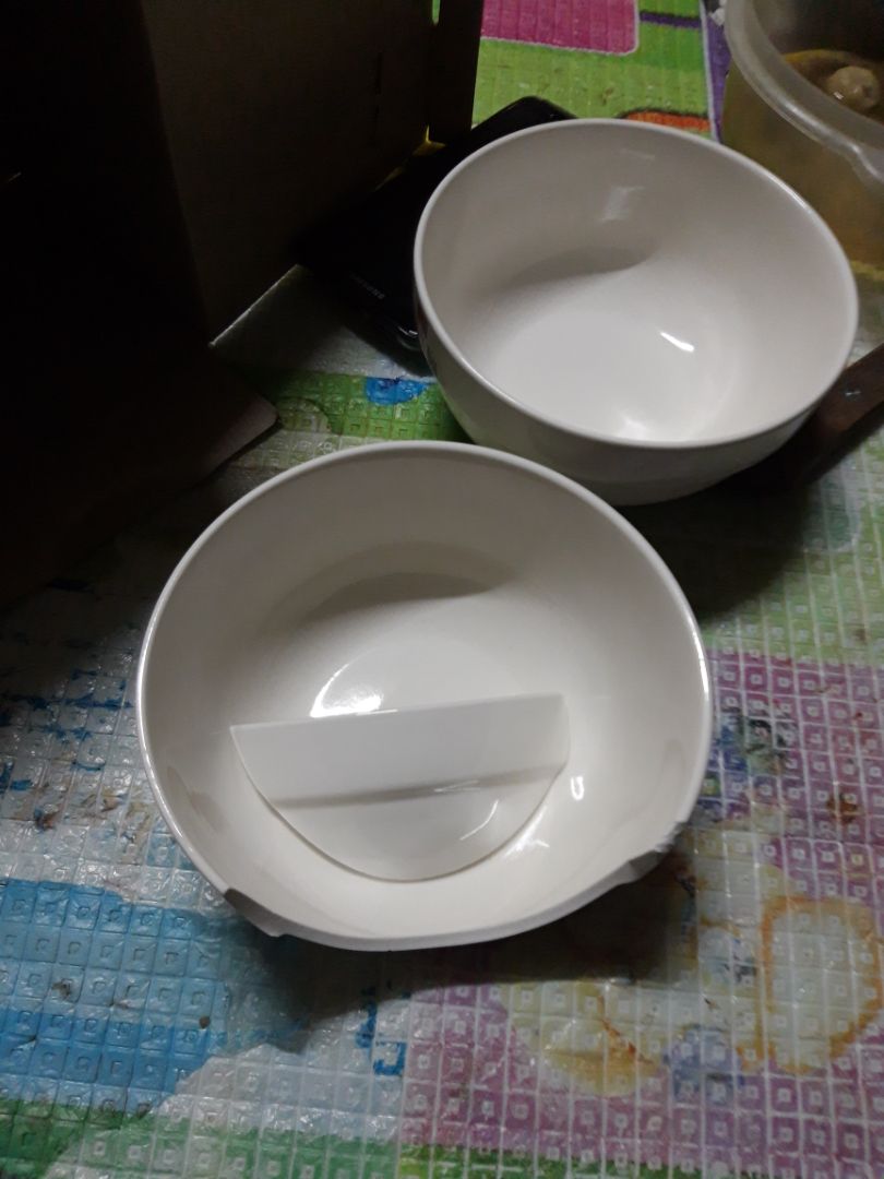 đã nhận được hàng kèm km 3 tô bát. 
nhưng vỡ 1 tô.
sản phẩm vỡ mình nghĩ là bên đóng gói chưa tốt.
hơi buồn chút đã nhận được hàng kèm km 3 tô bát. 
nhưng vỡ 1 tô.
sản phẩm vỡ mình nghĩ là bên đóng gói chưa tốt.
hơi buồn chút