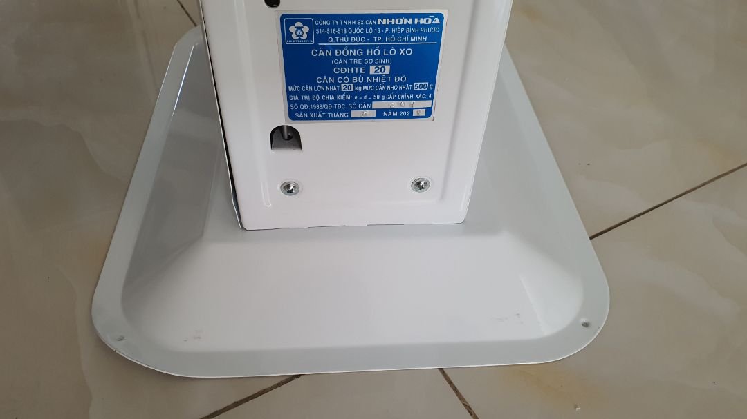 ko hiểu do lỗi vận chuyển hay làm rơi trước đó nhưng bị móp méo. cần lưu ý.