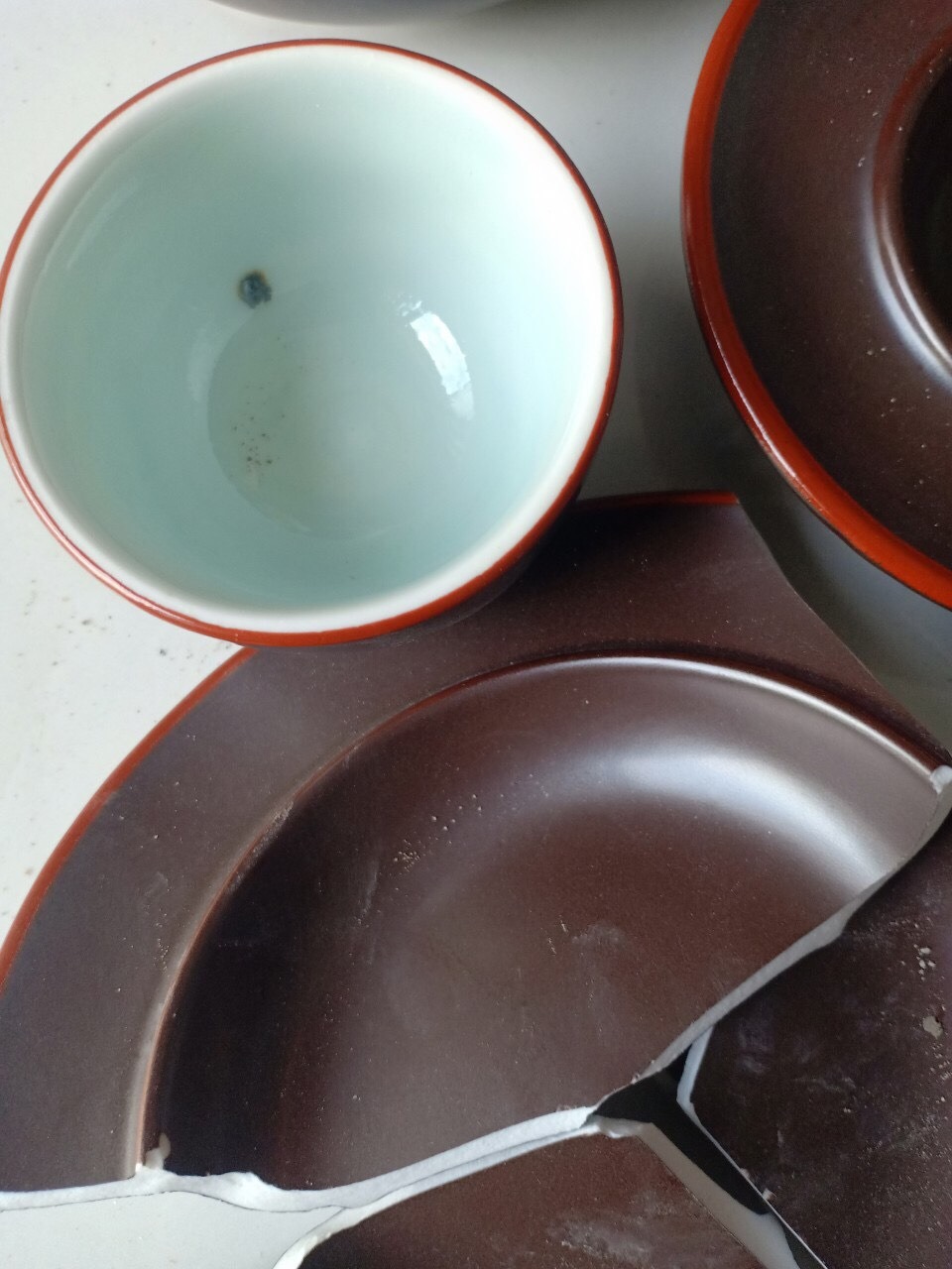 GIAO HÀNG BỊ BỂ XONG RỒI CÓ LY CÒN BỊ DƠ, ĐÓNG GÓI SƠ XÀI
QUY TRÌNH TIẾN HÀNH ĐỔI TRẢ HÀNG THÌ LÂU LẮC, 
BÓ TAY TIKI LUÔN.