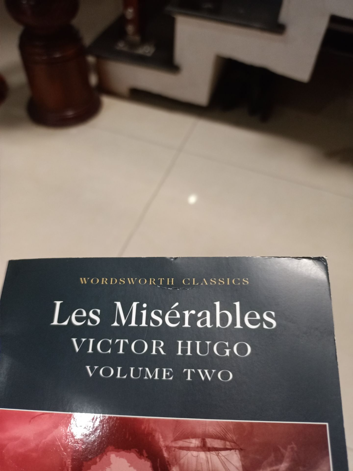 Về nội dung sách thì không còn gì để bàn cái nhưng chất lượng sách quá tệ. Sách bị cấn hằn lên giấy, bìa thì bị cong và gãy, lúc mình nhận cứ tưởng giao nhầm đồ second hand cho mình. Mình mới đặt hôm qua nhưng nay có rồi nên định rate 5* vid rất mong chờ được cầm cuốn sách trên tay nhưng lại nhận được thế này. Mong Tiki chú ý về chất lượng sản phẩm đến tay khách hàng hơn.