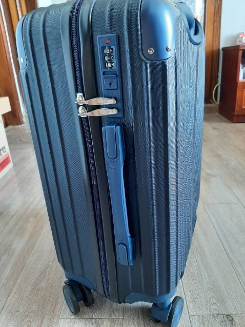 - Lúc đặt thì có hàng mà tới shop confirm thì hết hàng, phải đổi mẫu khác.
- Giao hàng chậm hơn thông báo trên app.
- Quà tặng thì ko đủ. Complain với shop thì video khui hàng ko gửi được (Hình như tiki ko cho upload video, thử cả Iphone lẫn Samsung đều ko được) phải gửi qua *** của shop. 5 ngày sau mới nhận đủ món bị thiếu.
- Nhân viên làm việc nhập nhằng. Bên này xử lý theo bù hàng thì 1 bên khác gọi nói sẽ ck lại giá trị hàng thiếu.

=>Lâu lâu mới mua hàng Tiki mà trải nghiệm quá tệ.