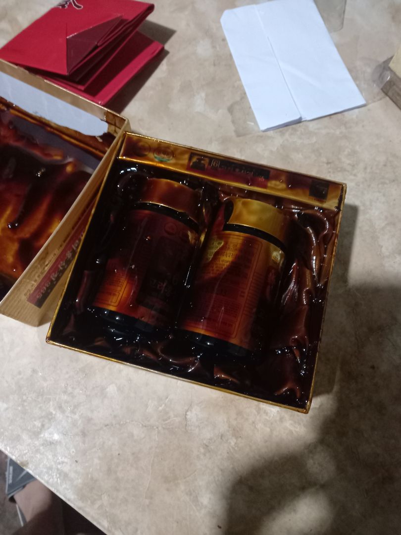 hàng vỡ be bét.ko chấp nhận nổi. mong shop đổi hàng cho mình trong thời gian sớm nhất.