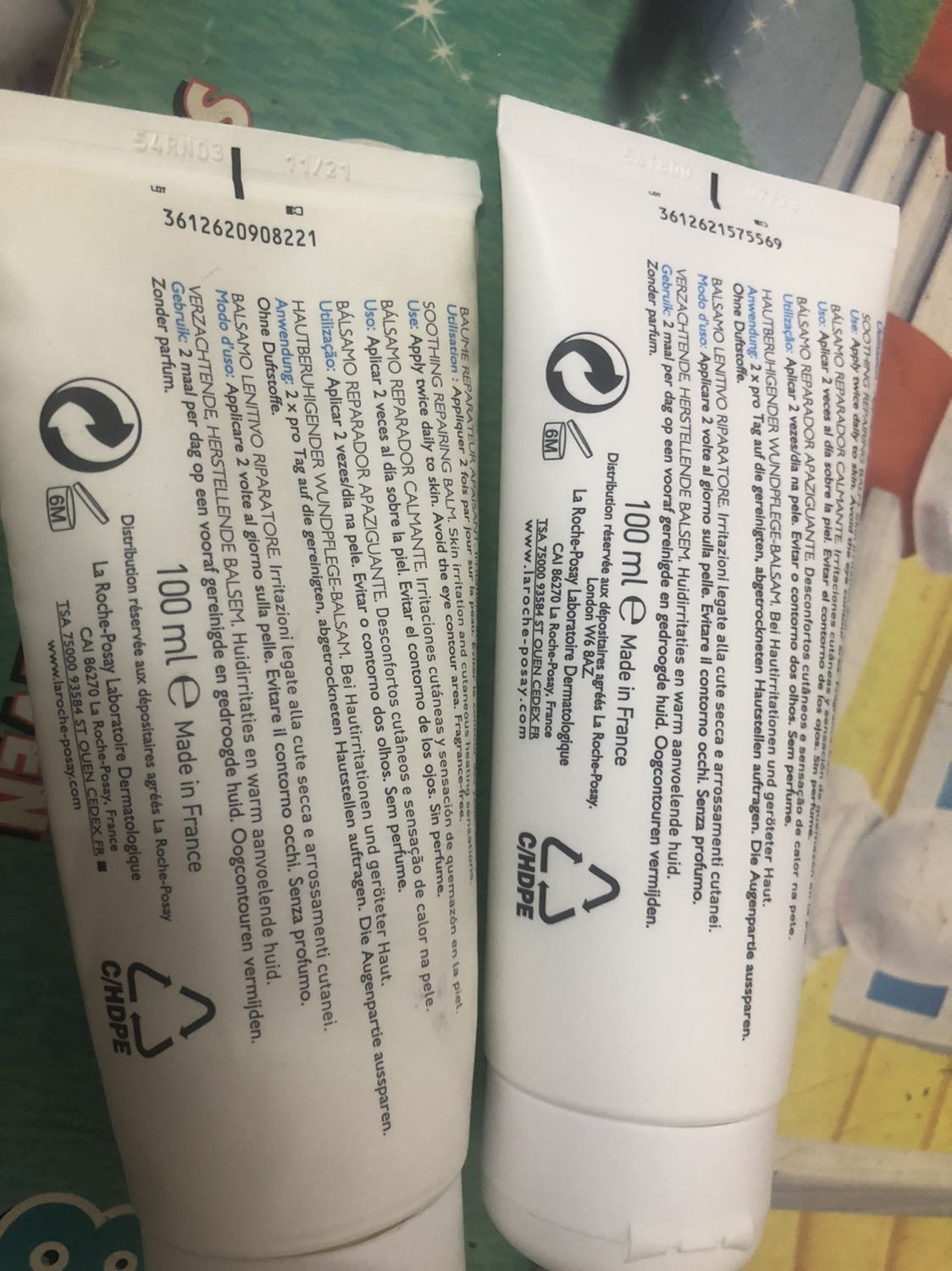 Hộp đã bị bóc tem niêm phong, hướng dẫn sử dụng in chữ mờ, so sánh với hộp trực tiếp mua từ hãng thì có sự khác biệt ở gần cuối. Lần đầu mình đặt mua hàng tại trang này, không tin tưởng để sử dụng. Shipper giao hàng nhanh. Nếu chọn mua, các bạn cần suy nghĩ kỹ.