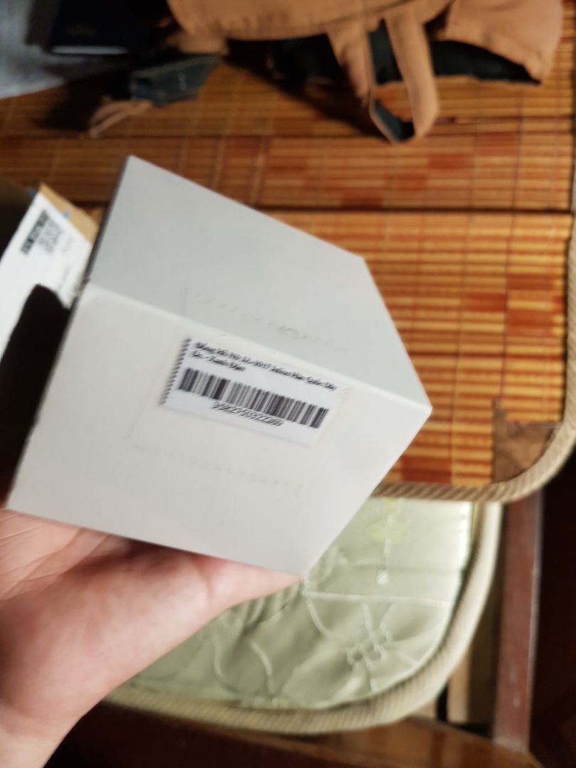 Giao hàng sớm. Đóng gói kĩ càng. Hộp chắc chắn. Đồng hồ rất đẹp. Đúng màu mình thích luôn. Dây đồng rất chắc chắn. Có phiếu bảo hành (nhưng mình vẫn chưa biết sử dụng phiếu đó như thế nào cả). Giao hàng sớm. Đóng gói kĩ càng. Hộp chắc chắn. Đồng hồ rất đẹp. Đúng màu mình thích luôn. Dây đồng rất chắc chắn. Có phiếu bảo hành (nhưng mình vẫn chưa biết sử dụng phiếu đó như thế nào cả).