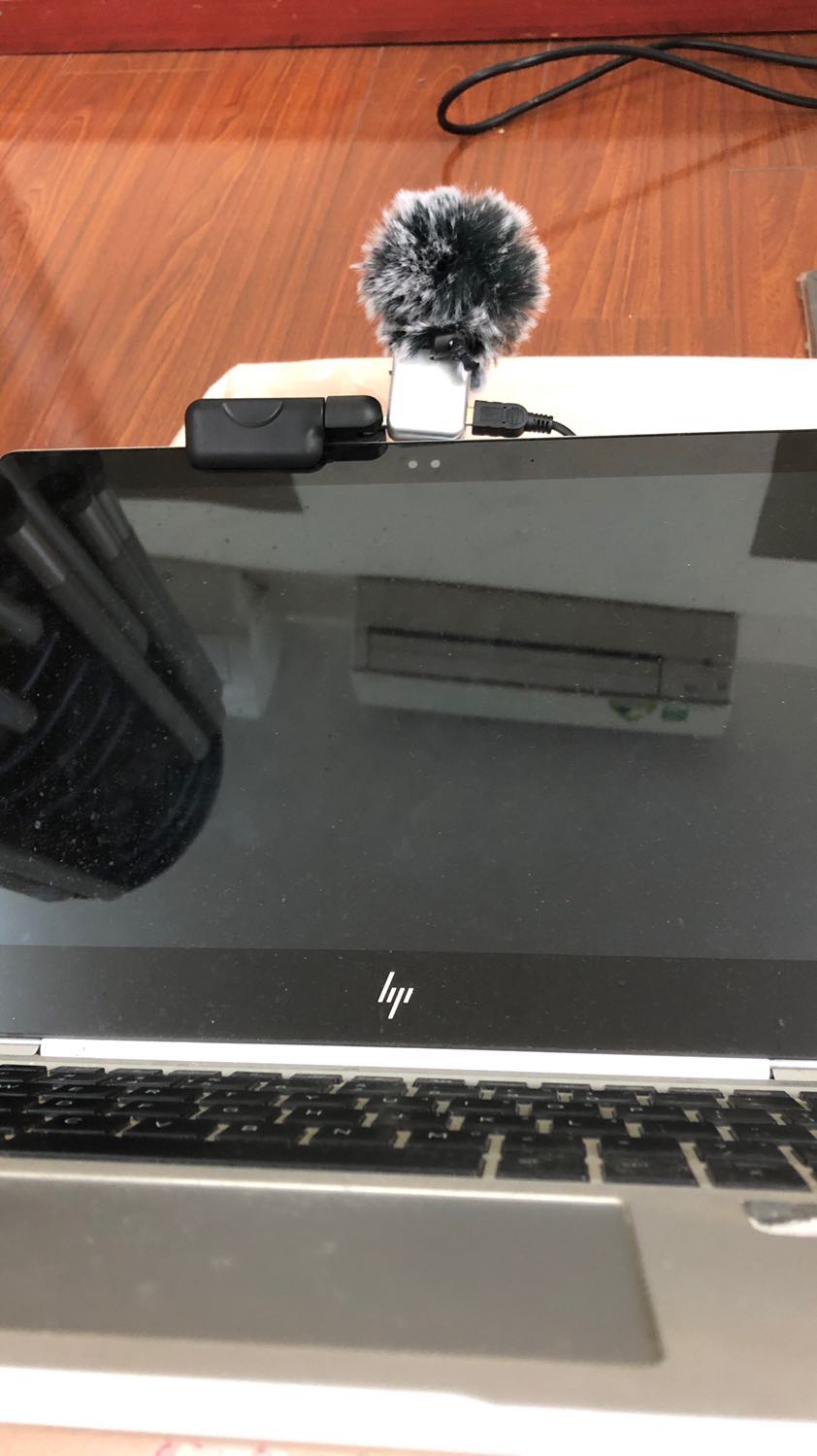 Sản phẩm vỏ thép chắc chắn, có 3 chế độ thu âm, đơn giản chỉ cần plug and play, tiện lợi có thể mang đi bất cứ đâu.