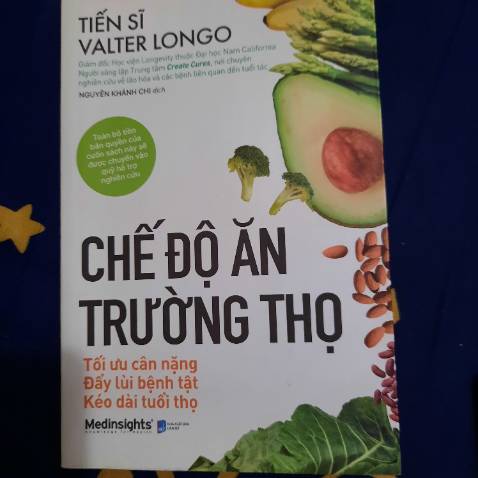 Tác giả cung cấp nhiều thông tin bổ ích về chế độ dinh dưỡng, luyện tập, song phần công thức tính thực phẩm và cách chế biến là nguyên liệu vùng Địa trung hải, ở mình khó kiếm và đắt nên hơi khó áp dụng.