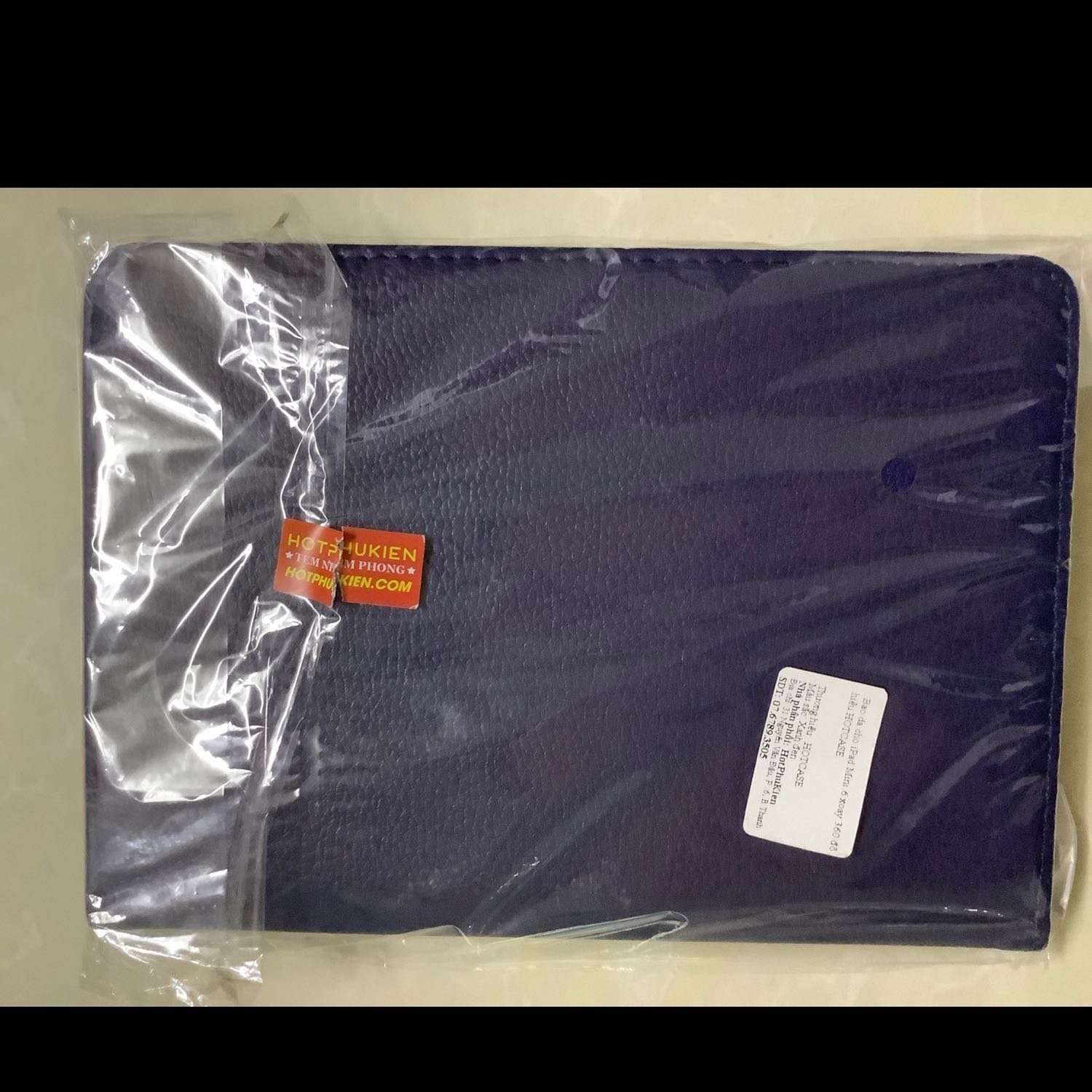 Hàng rất ổn, có lớp mút xốp dày dặn và sợi dây để giữ cho iPad không bị rơi ra. Với tầm giá này thì vậy là tốt rồi.