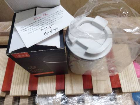 Shop giao hàng đúng màu mình chọn , sản phẩm tốt ! Giữ nhiệt tốt