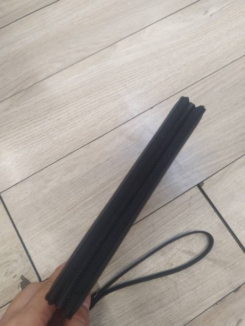 Ví đẹp lắm luôn màu đen rất dễ phối khá nhiều ngăn nên rất tiện...  luôn ủng hộ shop ạ Ví đẹp lắm luôn màu đen rất dễ phối khá nhiều ngăn nên rất tiện...  luôn ủng hộ shop ạ