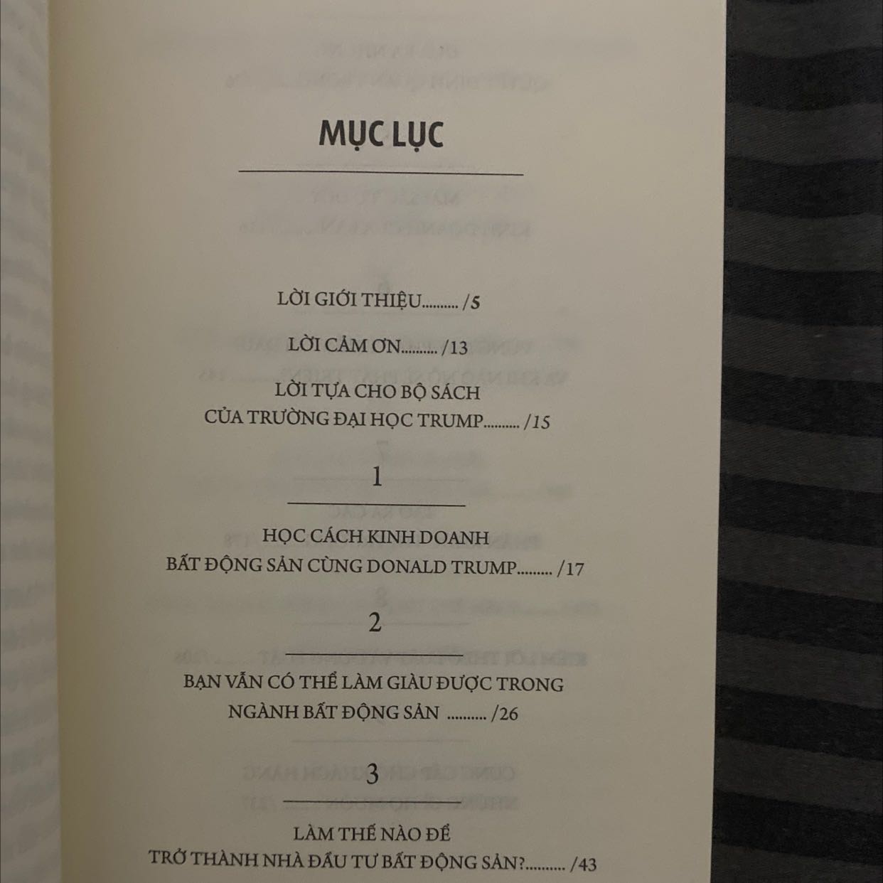 Nếu muốn có kiến thức về đầu tư BDS và không bị bị *** khi giao dịch thì nên đọc những cuốn sách như thế này vừa được các nhà vĩ nhân chia sẻ kinh nghiệm mà bỏ tiền ra mua rẻ hơn nhiều so vs bị *** ngoài đời