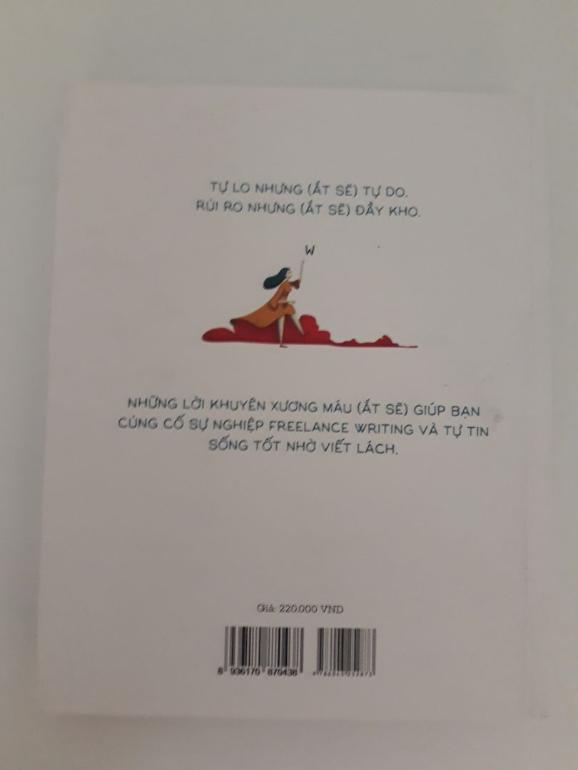 Mình chưa đọc nhưng lướt qua thấy sách trình bày rất đẹp, có graphics đầy đủ và có những phần tips hữu ích. Hy vọng những bạn mới bắt đầu tìm hiểu về viết lách và định hướng như một công việc chính có thể lựa chọn cuốn best-seller này của tác giả Linh Phan