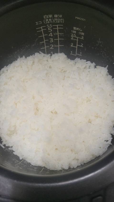 Gạo ngon, cơm mềm dẻo thơm. Ngon hơn hẳn các loại ST25 khác, giá lại tốt hơn. Gạo chân ái là đây rồi, cảm ơn Tiki 😘