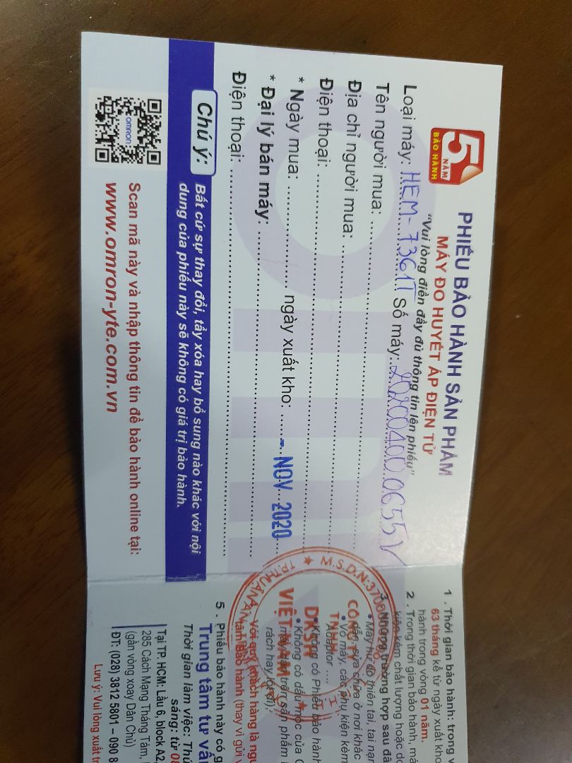 Shop bán hàng cũ. Mua hàng gần cuối tháng 12 mà phiếu bảo hành tháng 11. Khi đồng bộ máy với app thì nó báo đã có thiết bị trước đó kết nối rồi.