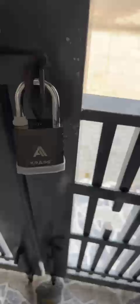 Đã nhận hàng, giao và đóng gói ok.
Có đầy đủ hướng dẫn sử dụng, phiếu bảo hành ….
Sản phẩm ok, khoá nhạy, to đủ sử dụng cho khoá cổng.