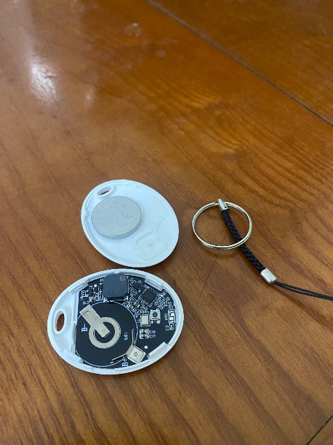 Mới sử dụng được có 1 ngày là gặp trục trặc (không tìm thấy thiết bị, mặc dù thiết bị ở ngay sát bên, kết nối lại vẫn không được).