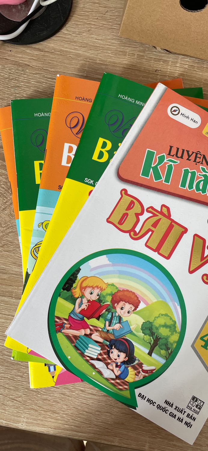 Giao thiếu 1 cuốn học tốt tiếng Việt