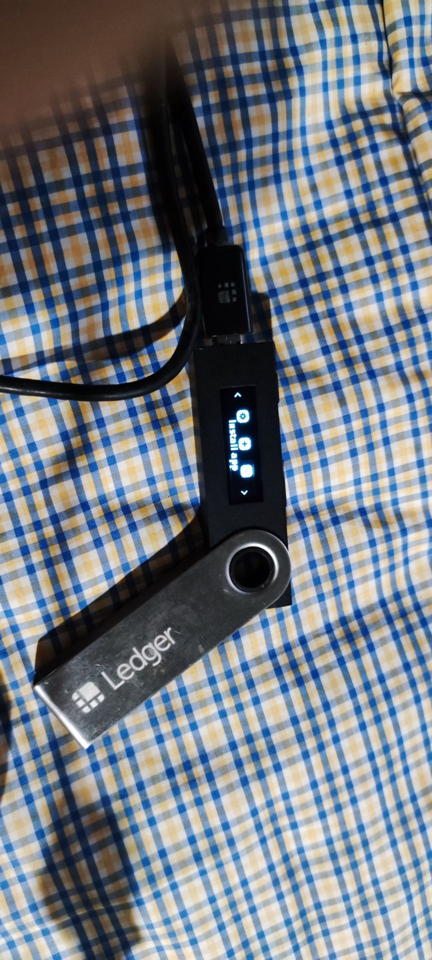 Tốt, màng hình mới nhìn sáng rõ hơn.