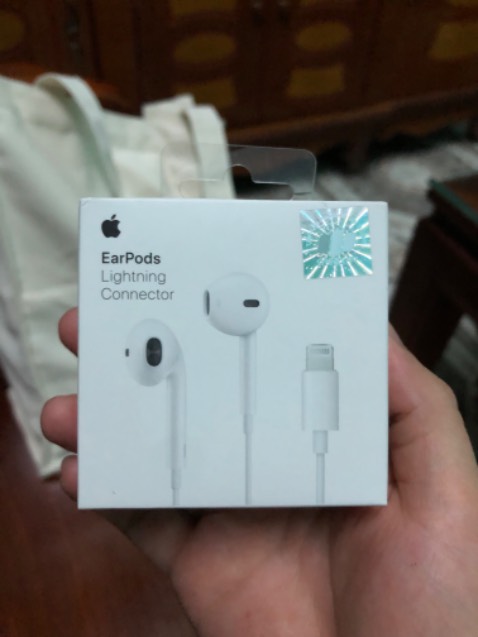 Chỉ 1 từ đỉnh, siêu đỉnh, bóc cái seal chính hãng mà mê, chọn hoả tốc giao nhanh lắm, do mình cần rất gấp, đặt tối thứ 7 và sáng chủ nhật đã có r, giá ship cũng đc khuyến mãi, nói chung giao hoả tốc thì tiki now là chân ái, trời ơi tiki now đã cíu mình.