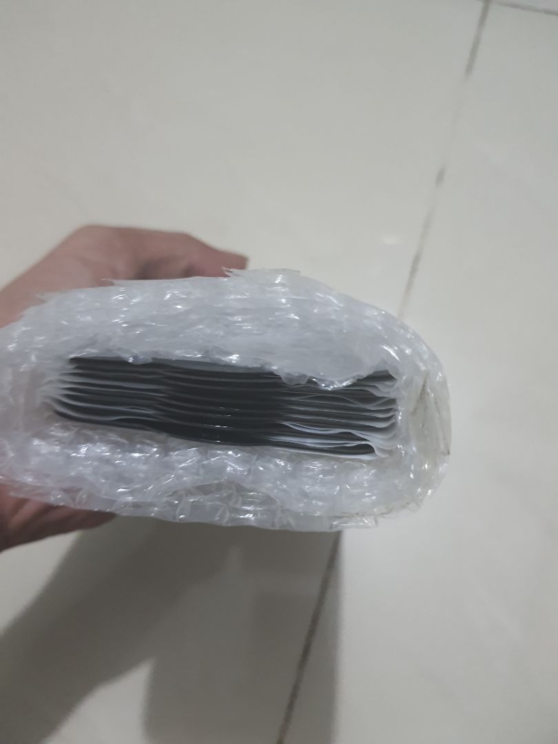 Giống hàng nhái....!hàng không ở trong hộp mà chỉ ở bên ngoài Giống hàng nhái....!hàng không ở trong hộp mà chỉ ở bên ngoài