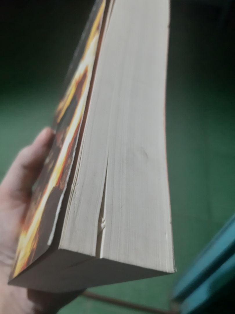 Mình khá là thất vọng, mong chờ lắm nhưng rồi lại nhận được quyển sách như thế này! 
Không được bao bọc, sách bẩn, cả bìa và trang sách đều bị ảnh hưởng...