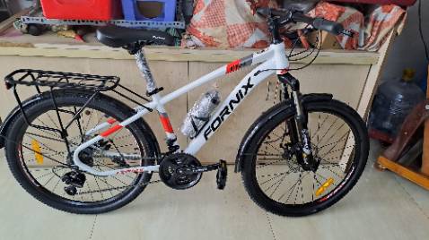 Nhìn xịn xò, nhãn hiệu sơn luôn lên sườn xe, cứng cáp, chạy 1 thời gian xem độ bền ra sao