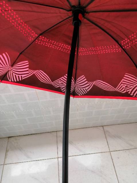 Treo đầu dê bán  thịt ***. Báo hàng màu xám thì  lại giao đỏ đen, đã thế lại còn  bị cong vẹo Treo đầu dê bán  thịt ***. Báo hàng màu xám thì  lại giao đỏ đen, đã thế lại còn  bị cong vẹo