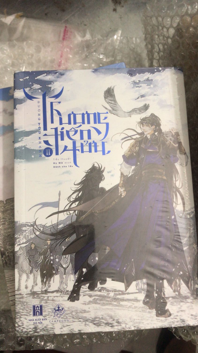 Bìa sách đẹp, giao hàng ổn và ko bị df