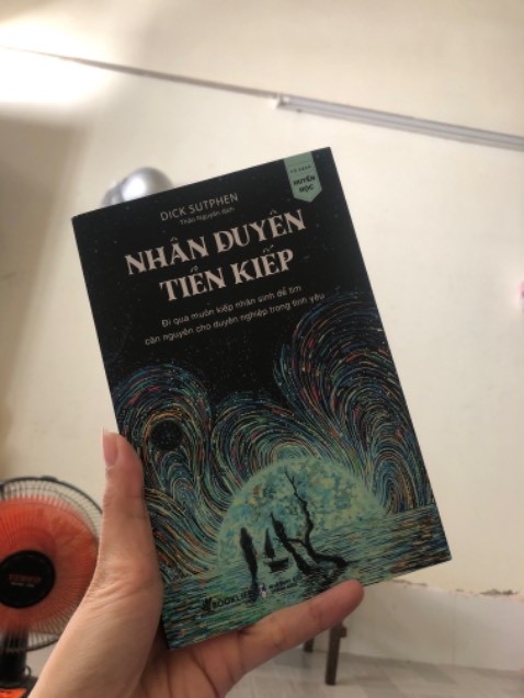 Đóng gói cẩn thận, sách đến tay còn nguyên ko bị bông tróc hay cong các góc của bìa. Chỉ là ko có bookmark