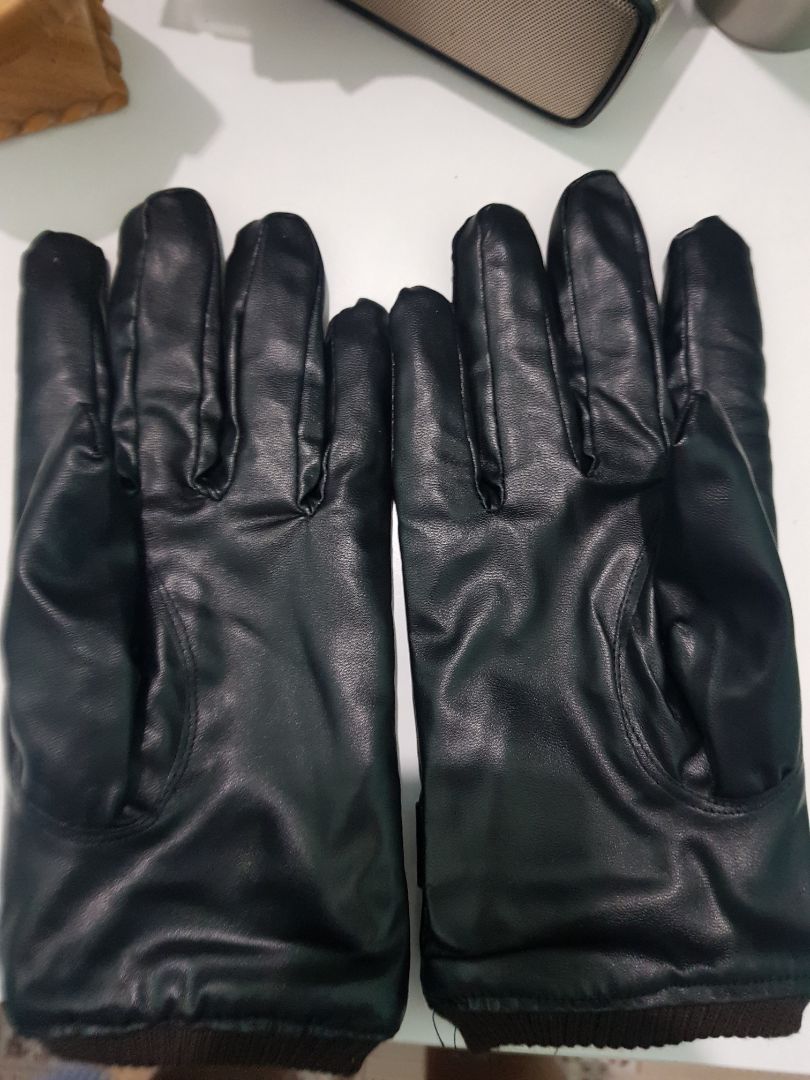 bao tay xấu hơn ảnh giới thiệu, chất lượng so với giá chưa tương xứng, ko sử dụng điện thoại cảm ứng khi đeo như giới thiệu.