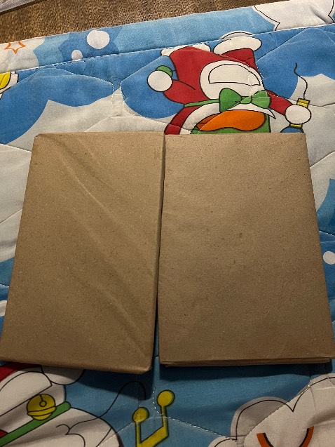 Lần đầu tiên mình đặt hàng từ Hà Nội giao TPHCM mà chỉ đúng 2 ngày đã nhận được hàng. Sáng nay mưa rất lớn nhưng gói hàng hoàn toàn khô ráo. Nhà bán đóng gói riêng từng cuốn rất kỹ. Mình cực kỳ hài lòng với dịch vụ của Tiki.