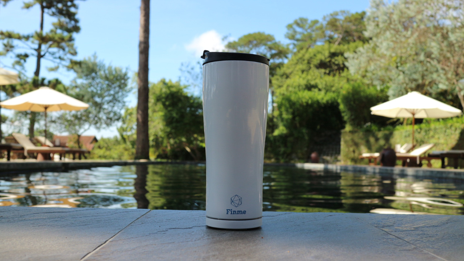 Sản phẩm được đóng gói cẩn thận, có sẵn Pin. Mẫu mã bình hơi bị đẹp. Bình chủ động nhắc mình uống nước luôn. Nói chung là đáng giá.