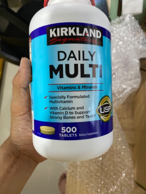 Thất vọng từ cách làm việc vô trách nhiệm của shop cho đến cách bảo vệ người tiêu dùng của TiKi
1. Sản phẩm 500 lần dùng nhưng khi đến tay người tiêu dùng còn date chư đến 1 năm . Ngày nhận 7.8.2023, date trên sản phẩm 7.2024. 
2. Yêu cầu đổi trả trên hệ thống liên tục báo lỗi, minh đã làm lại nhiều làn nhưng vẫn lỗi. Không có được 1 nv trực nào để hỗ trợ trực tiếp.