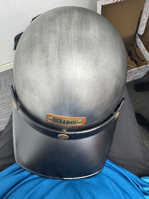 Đẹp xuất sắc luôn. Đã có 1 cái đen bóng nay mua thêm màu này cho hợp mệnh :)) nón đội chắc chắn, vừa ngầu vừa đẹp