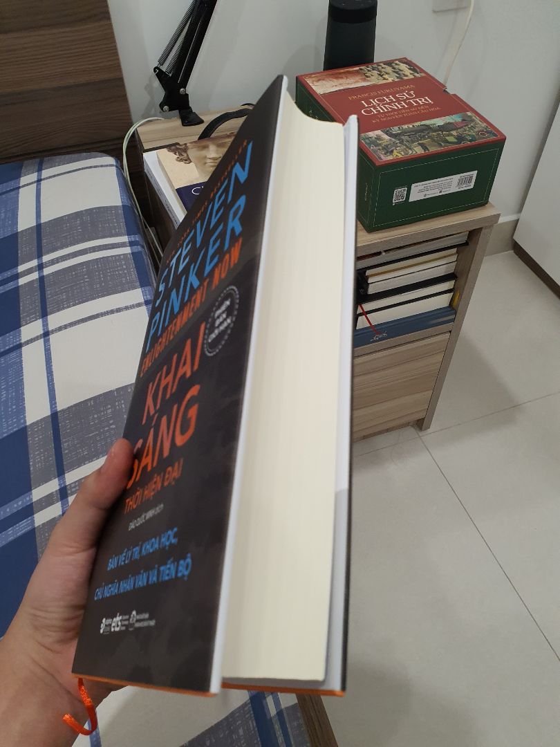 khá hài lòng về sản phẩm, chất lượng bìa, giấy tốt, in đẹp...đóng gói cẩn thận, có đệm các góc nhưng vẫn cấn móp 1 tý khi vận chuyển nhưng nhìn chung ko ảnh hưởng lắm.