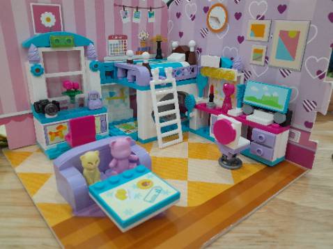 Shop giao hàng nhanh, nhựa đẹp, các miếng ghép khớp nối cứng cáp không bị lỏng. Tiki đóng gói cẩn thận. Sẽ ủng hộ shop nữa.