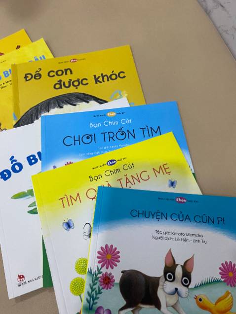 rất khuyên ba mẹ nên đọc dòng ehon này vì phù hợp với độ tuổi các con, ko nên ép đọc sách quá nhiều chữ con ko có khả năng sáng tạo