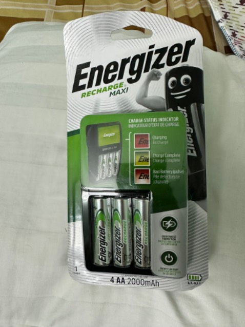 Nhận đủ, giao hàng nhanh how dự kiến, nhìn vẻ ngoài đẹp, chắc chắn, pin nhận được xài luôn nên chưa biết khả năng sạc ra sao