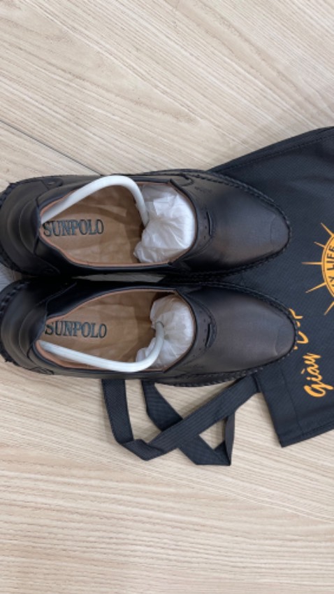 Ko có hàng giao model khác. Haizz phải trả hàng