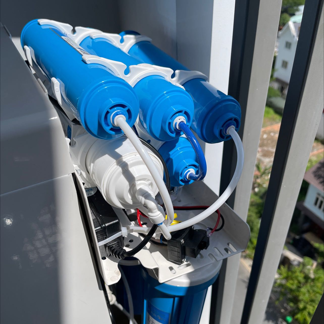 Đúng như hình, tuy nhiên van bình áp lỗi/ hỏng ko đưa nước vào bình áp được