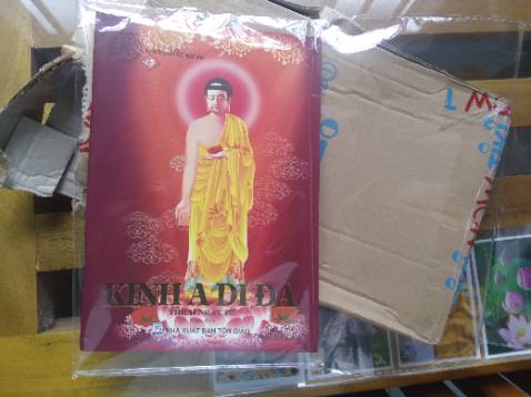 Nam Mô A Di Đà Phật ! Giao hàng nhanh, chất lượng cực kì tốt, nét chữ rõ ràng, nội dung kinh rất hay