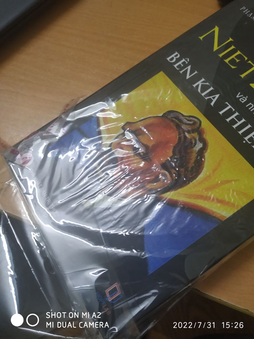 Sách bao bọc đầy đủ, không bị nhăn. Nội dung khá khoai cho những người mới bắt đầu với Nietzsche như mình