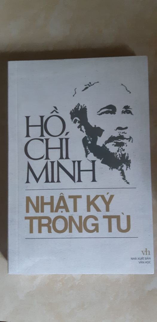 Sản phẩm giao được đóng gói cẩn thận, đúng của NXB.