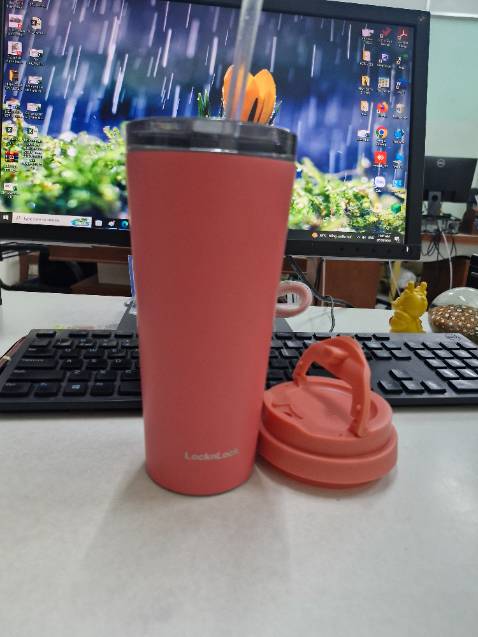 Bình khá đẹp, chắc chắn. Dạo này tiki hay giao hàng mà hộp bị móp méo, hên là có lớp chống shock nên bình bên trong ko bị gì.