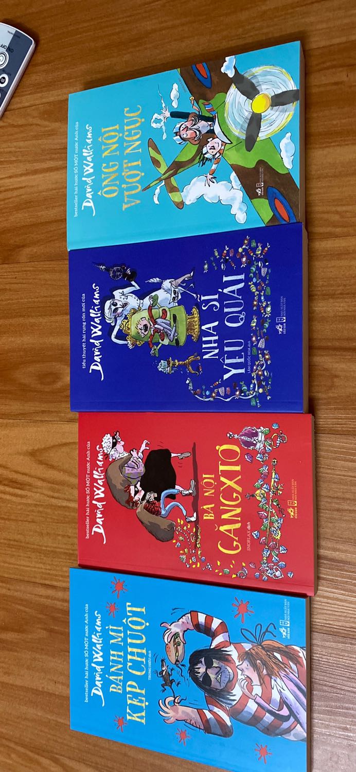 Truyện giao rất nhanh, nội dung thú vị và phù hợp với trẻ con. Bé nhà mình đọc mà cười khúc khích. Chất giấy cũng dày dặn nha