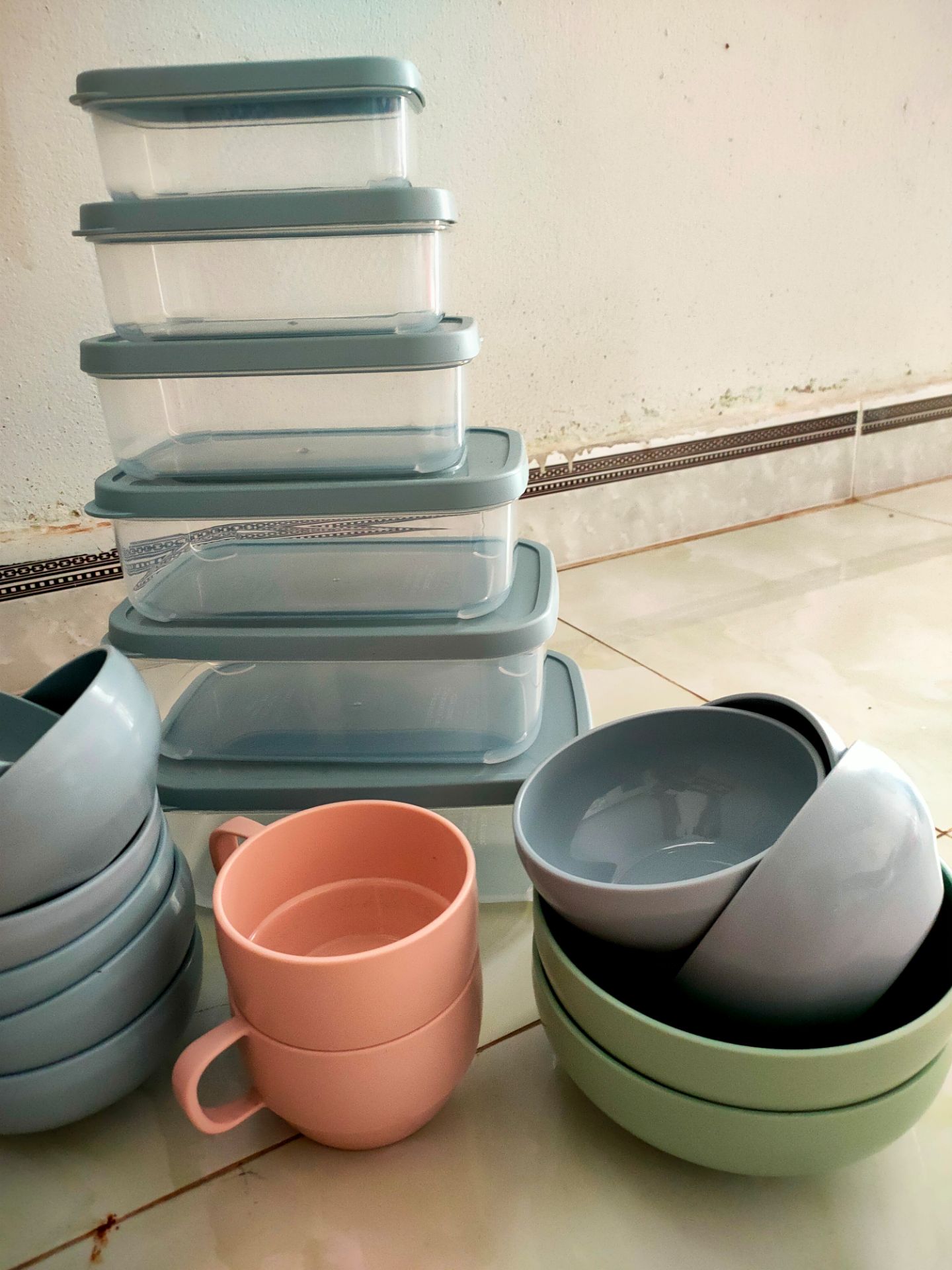 Bát đẹp, mình mua mục đích làm bát ăn cơm vì nhà có bé nhỏ, nhưng bát có vẻ hơi lớn so với mục đích của mình một chút, bạn nào mua mục đích như mình thì có thể lưu ý nha