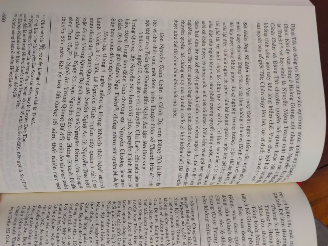 giao hàng nhanh chóng và đóng gói đẹp. Chất lượng giấy in khá tốt, nhưng có nhiều trang in mực mờ hơi các trang khác. mong nhà xuất bản xem lại mực in
