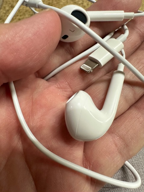 Giao nhầm rồi,không giống kiểu cao su chống đau 👂 tai,