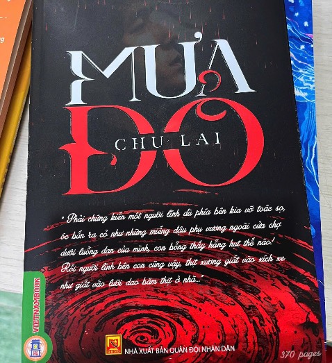 [ Mưa Đỏ - Chu Lai]
Đây không phải là câu chuyện để bàn hay hoặc dở. Nó đơn giản là một lát cắt chiến tranh được kể lại!

Mình nghĩ NXB nên thêm mục giới hạn độ tuổi, tại mình thấy trong này các cụ chởi ngôn từ chưa phù hợp với 1 số lứa😆