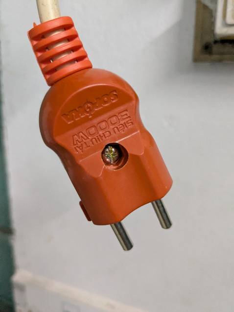 Cứng cáp , chắc chắn .
Mình ưng ý nha .