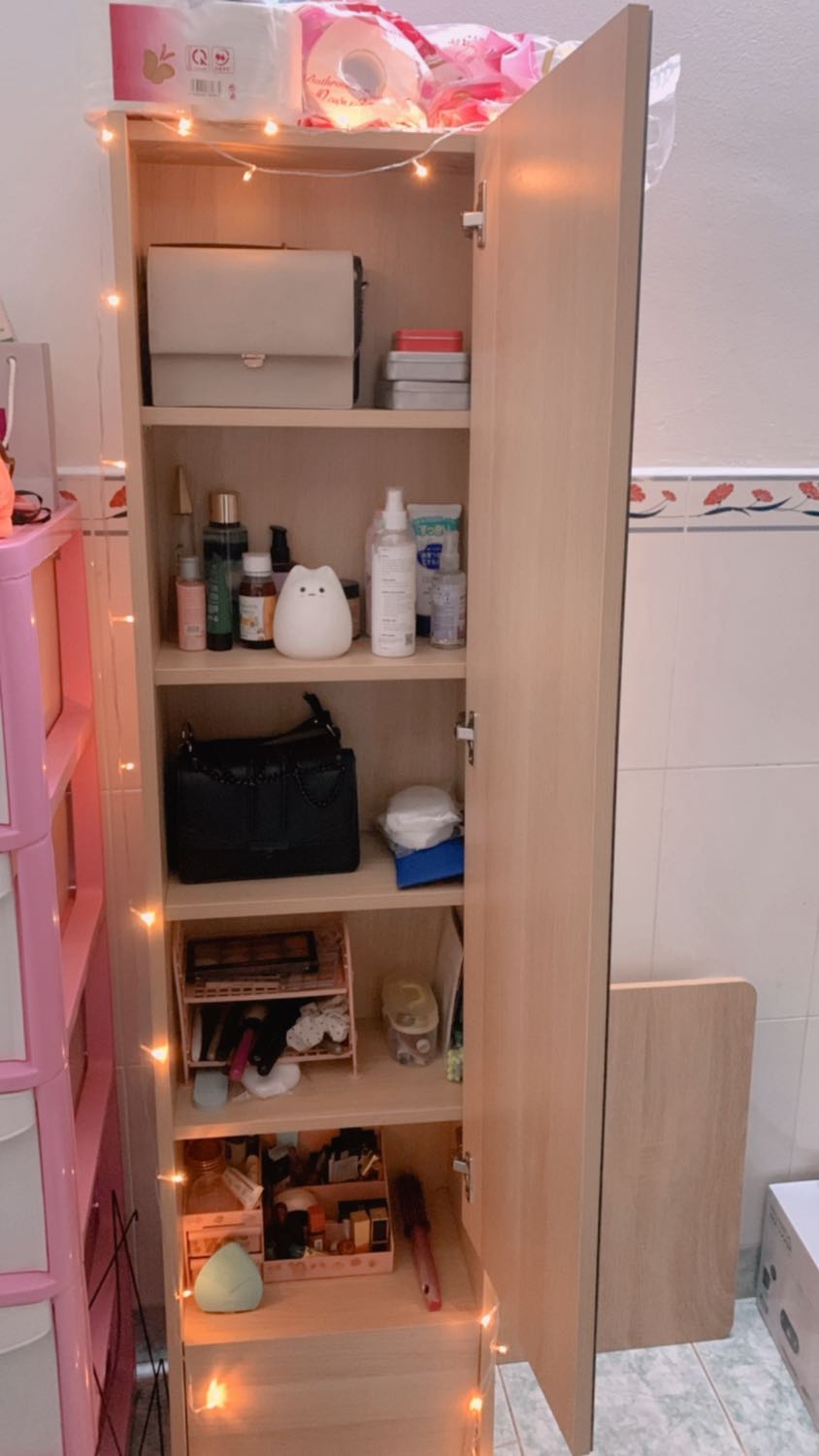 Siêu phẩm tủ trang điểm nha mng 💕
Ai thích màu mè mua thêm đèn lè gắn vào như mình đảm bảo xinh lung linh sf các kiểu ổn áp nha 🥰
Shop giao lắp tại HCM sẵn luôn huhu xinh xẻo 💓💓💓 iu shopp